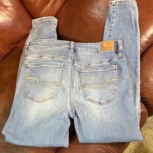 American Eagle Outfitters Light Blue high rise jeggings 6 short